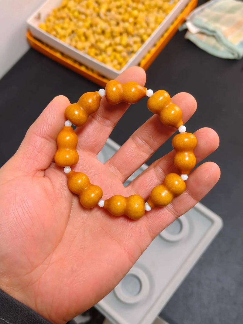 葫芦烙画：传统艺术的现代展现